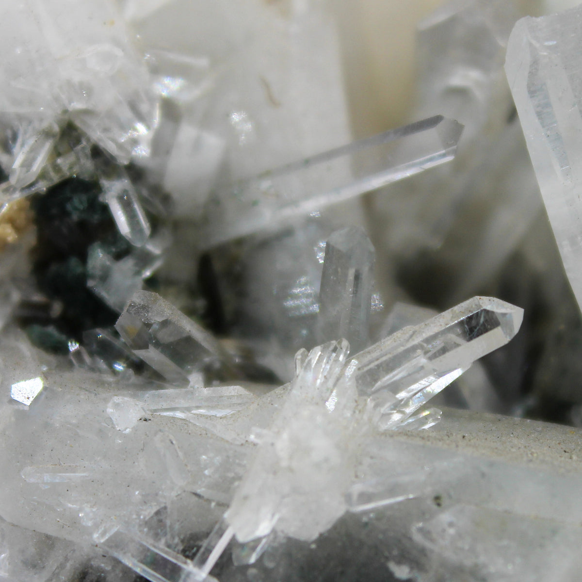 Chlorite Cluster #003