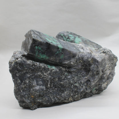Emerald Carving with Matrix #001