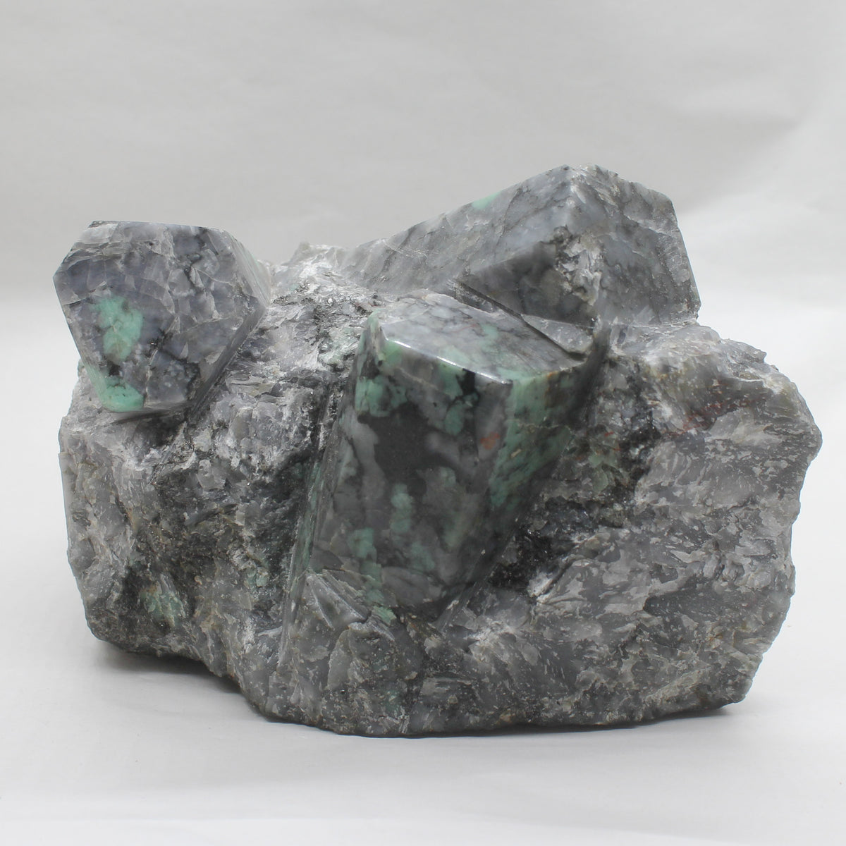 Emerald Carving with Matrix #001