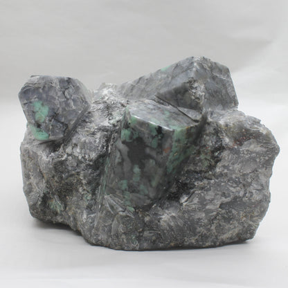 Emerald Carving with Matrix #001