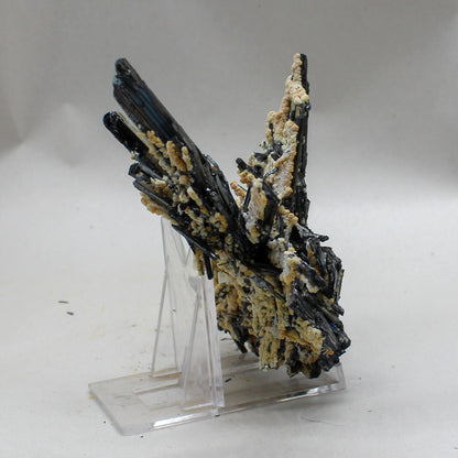 Stibnite Cluster #006