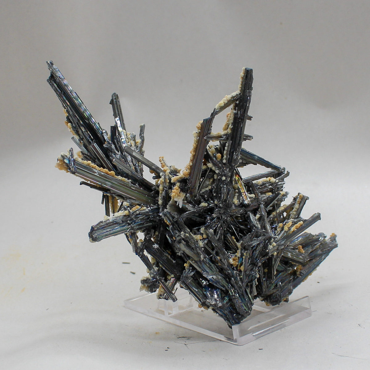 Stibnite Cluster #006